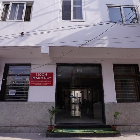 Hotel Moon Taj Near Yashobhoomi Convention Centre Delhi  Exteriör bild