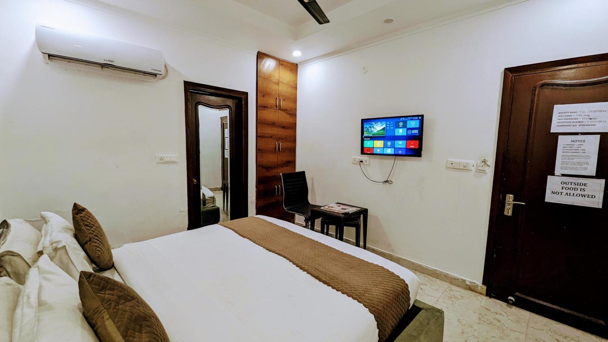 Hotel Moon Taj Near Yashobhoomi Convention Centre Delhi  Exteriör bild
