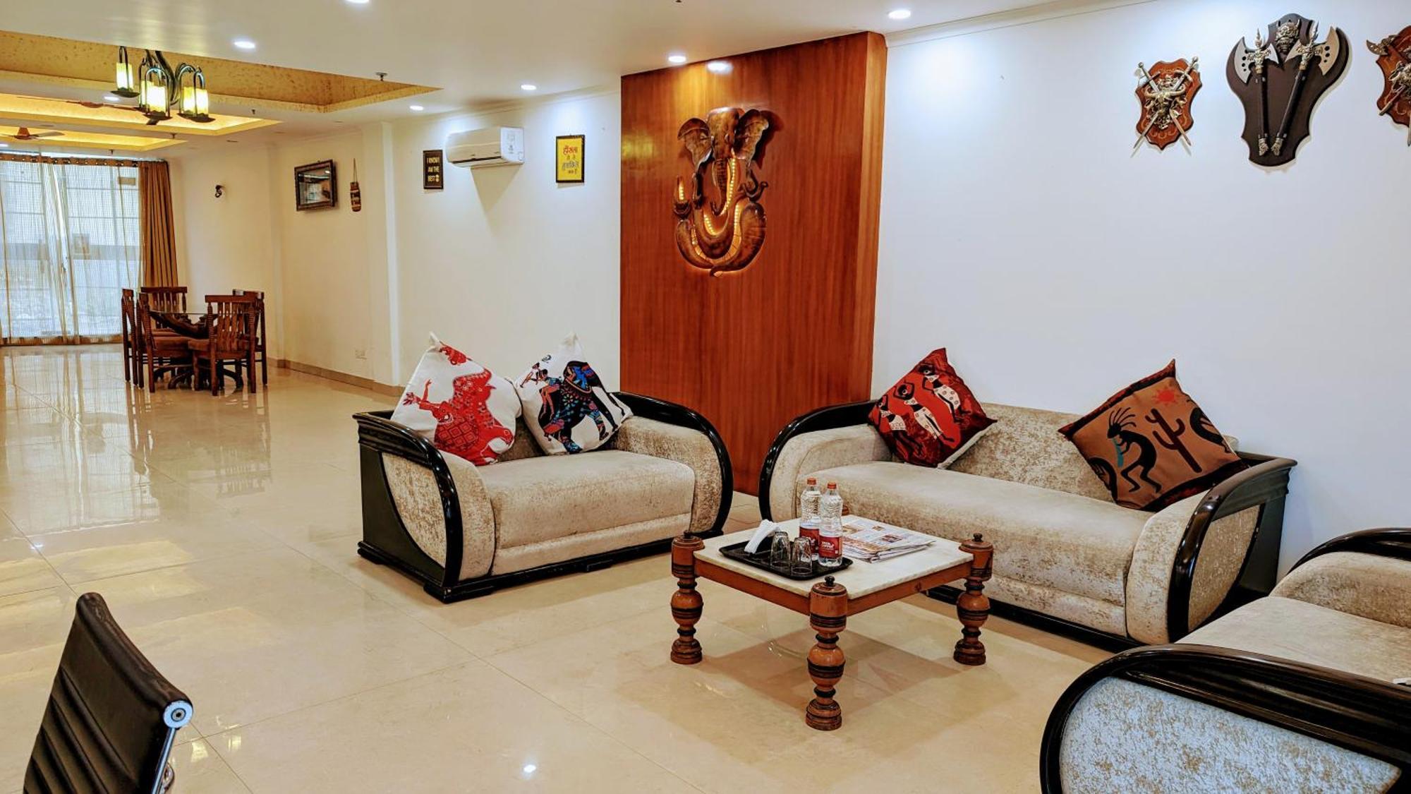 Hotel Moon Taj Near Yashobhoomi Convention Centre Delhi  Exteriör bild