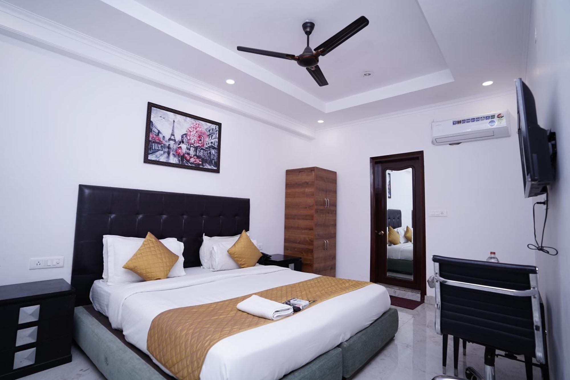 Hotel Moon Taj Near Yashobhoomi Convention Centre Delhi  Exteriör bild