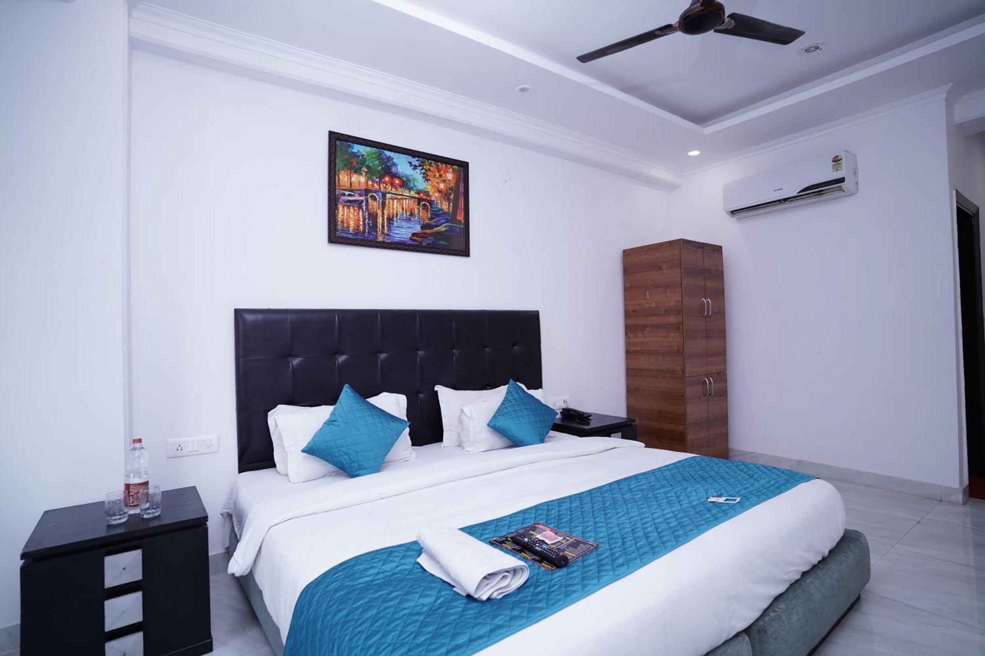 Hotel Moon Taj Near Yashobhoomi Convention Centre Delhi  Exteriör bild
