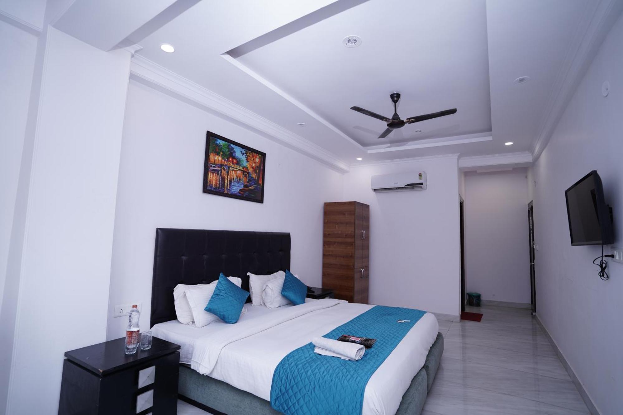 Hotel Moon Taj Near Yashobhoomi Convention Centre Delhi  Exteriör bild