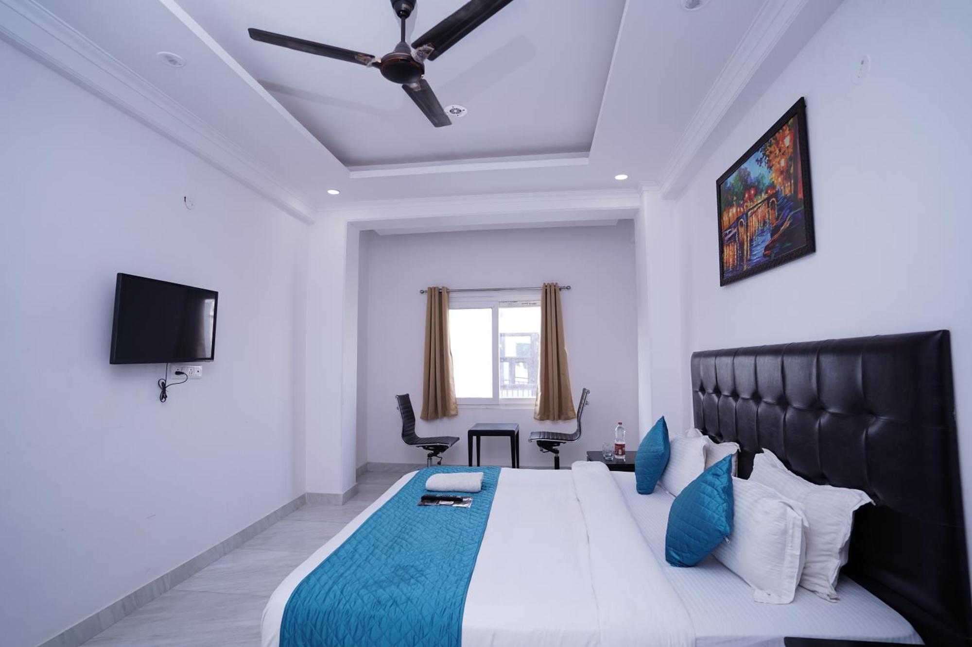 Hotel Moon Taj Near Yashobhoomi Convention Centre Delhi  Exteriör bild